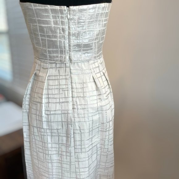 NWT BCBG MAXAZRIA cream woven jacquard dress - Picture 3 of 7